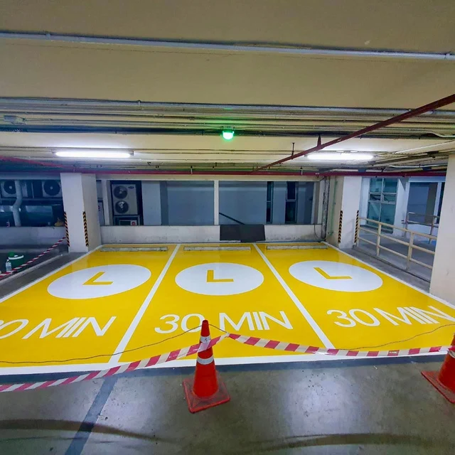 งานสัญลักษณ์จราจร
                    พื้นลานจอดรถ